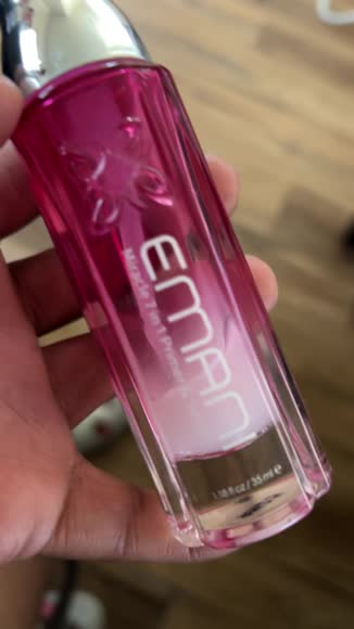 Video review of Emani Vegan Cosmetics MIRACLE 7IN1 SERUM  by 678b2c405ad8d28b44c10b3d