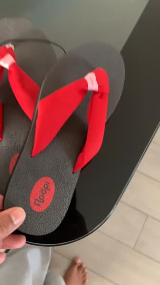 Video review of Floopi Womens Naomi Yoga Mat Knot Thong Flip Flop  by 675a222742a23904b9b6ece5