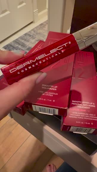 Video review of Dermelect Dermelect Smooth Lip Volumizer – Anti-Aging Lip Plumper with Argan Oil, Shea Butter, Coconut Oil, Hyaluronic Acid, Vitamin C, and Silkflo – Hydrating Lip Primer for Dry, Thin Lips  by 669b4779100d8cbf3d352907