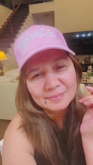 Video review of Barbie Adult Baseball Hat  by 679ecf63ff1ee1c8e409b27e