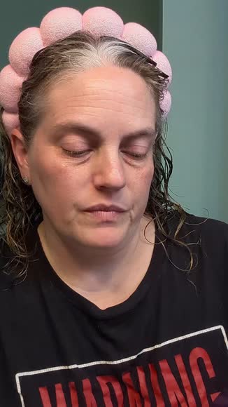 Video review of Lucce Bee Mini Peel - Blueberry Seed + Aloe Peel  by 6782b690b5013e6cc47e3087