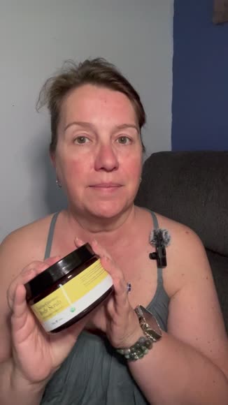 Video review of Beauty by Earth Luxurious Vanilla Coconut Body Scrub - Mother's Day Gift Pick  by 679c33579d1d5f66e13c302c