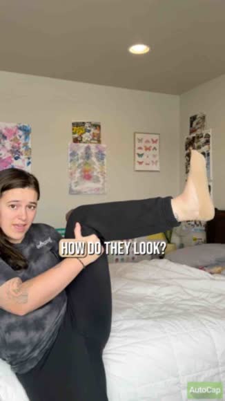 Video review of essoc Unisex Cotton Non-Slip No Show Socks  by 6789c35b97be74e6078ba84a