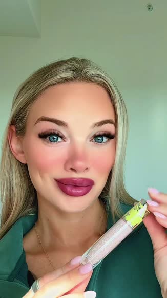 Video review of Kosas Revealer Extra Bright  Serum-Powered Color Corrector  by 679448b2df3beb82db1b46d8