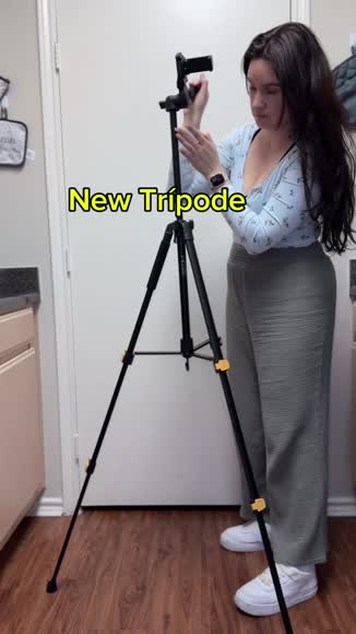 Video review of Kodak KODAK Photo Gear Tripod with Remote 62ʺ/157.5 cm  by 656f734d706ad5238bae5742