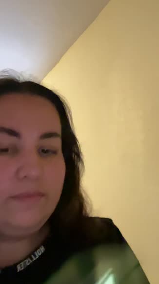 Video review of Candie's Beauty Citrus Sorbet Fragrance Mist  by 67c92fae5df04fa76df28c54