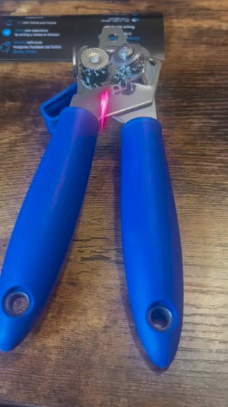 Video review of Zulay Kitchen COMFY™ Can Opener With Ergonomic, Smooth Glide Design  by 671cf1bde1ccffc35a40b0bb