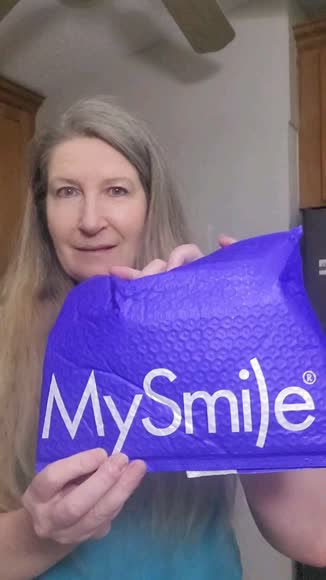 Video review of MySmile Purple Toothpaste for Tooth Brighten, Color Corrector Efficient Cleaning Toothpaste, 30ML Non-Sensitive Natural Tooth Stain Removal Toothpaste, Fresh Mint, Press Type  by 6801cb09060ce33098c5ae68
