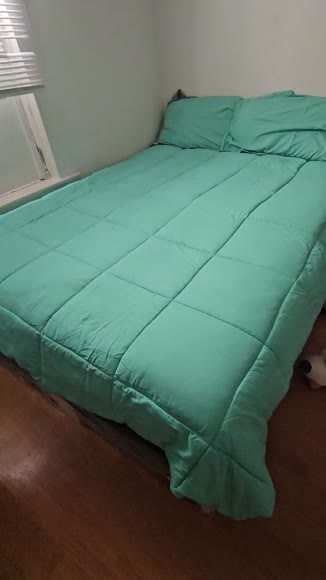 Video review of Elegant Comfort Reversible 3-Piece Box Stitched Comforter Set With 4 Corner Tabs  by 6791d322112605dd225afaa6