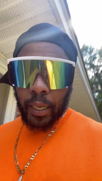 Video review of BOSSMAN All Natural Beard Oil  by 6806df3fe9cfb5bdaff45cb5