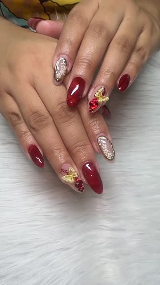 Video review of Clips Fashion & Beauty  by 6583991711b0bc61b7972c7c