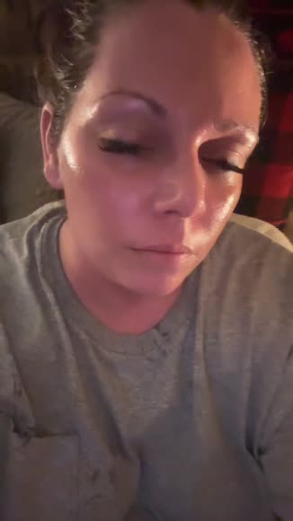 Video review of Clips Fashion & Beauty  by 64c40d58417d01e75a45d01e