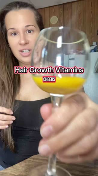 Video review of MaryRuth's MaryRuth's Women's Multivitamin + Hair Growth Liposomal - Thicker Hair - Reduce Wrinkles & Fine Lines - With Ashwagandha & Maca Root - 15.22 Fl Oz  by 6781a2eea03e7e41a75cc8ee
