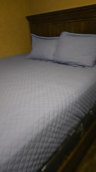Video review of Elegant Comfort 3-Piece Paisley Quilted Reversible Bedspread Coverlet Set  by 67902306cf922c6f0e76216f
