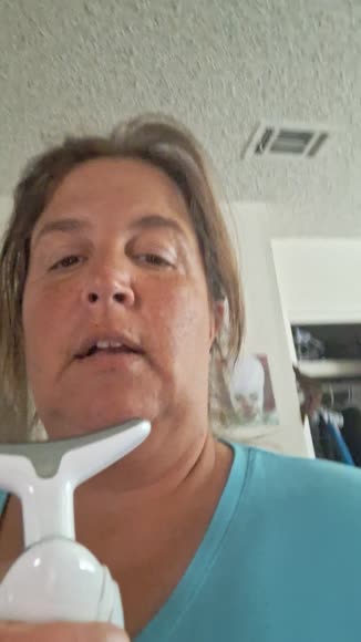 Video review of eterus Neck & Face Lifting LED Therapy Device  by 680ecb9f3d845a03ce779686