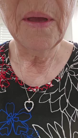Video review of  Magic - Color Changing Lip Gloss Stain With Cotton Candy Scent  by 655989308e09eb38781b3e88