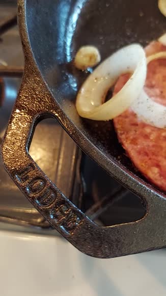 Video review of Lodge Cast Iron Seasoned Cast Iron 5 Piece Set  by 67941206af7fba5a6ab210be