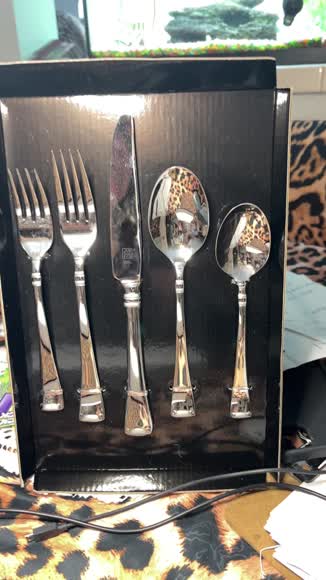 Video review of Zwilling ZWILLING Angelico Flatware Set, 18/10 Stainless Steel   by 67706e46502978648cd6deb3