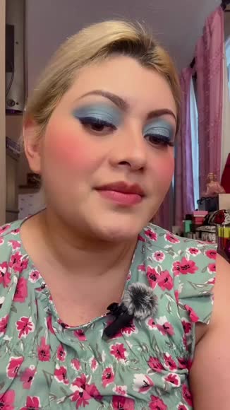 Video review of Kim Chi Chic Beauty KIMCHI X NAOMI SMALLS: 2 Queens in 1 Desert Mad Maxine, Soot Yourself Palette  by 678a829e373c77c5f9b2ecd5