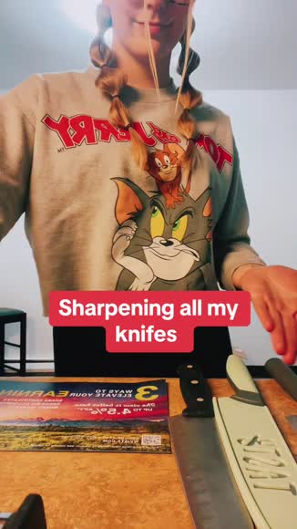 Video review of Krediz 3 Stage Knife Sharpener  by 67fa05e8633201ff811c0621