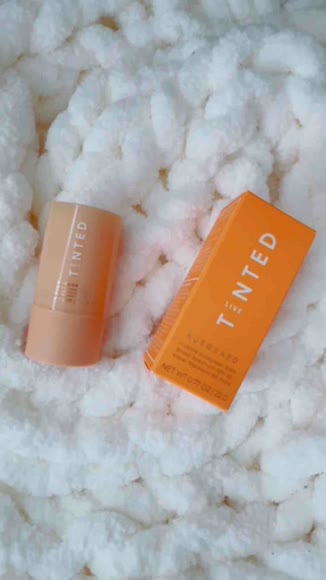 Video review of  Hueguard Invisible Stick SPF 50  by julianovikova8989