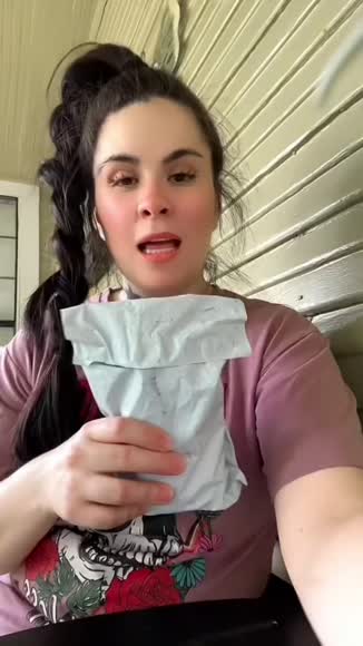 Video review of Vitamatic Ashwagandha 1500mg 60 Vegan Gummies - help reduce stress, anxiety, and promote overall relaxation  by 6786af7ffda19ffc2e51f0af