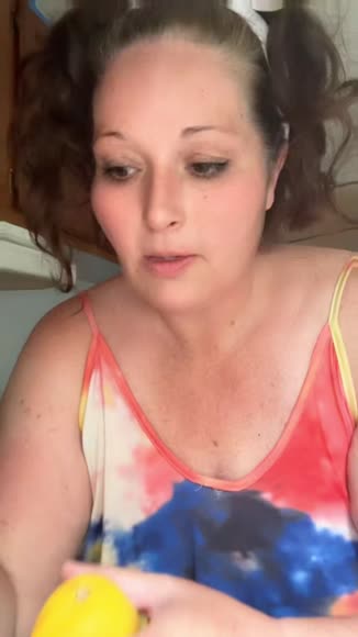 Video review of Plum Deluxe Deluxe Lemonade Mix  by 678271940610370abd41750d
