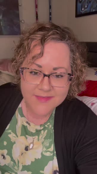 Video review of Baylee Nasco Exotic Fur Brown/Gold Blanket  by brookie1680