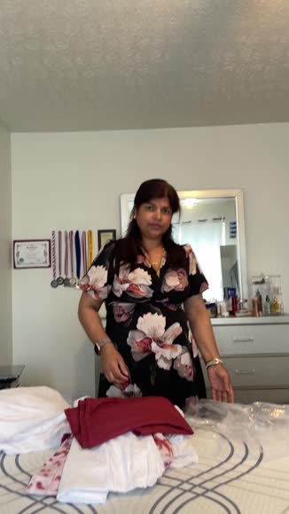 Video review of Elegant Comfort 10-Piece Tie-Dye Comforter Set  by 675ba20796ebf6e0ce74d7d8