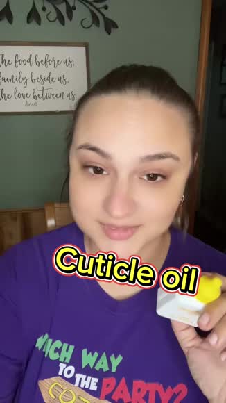 Video review of THERAPISPA.US Nail & Cuticle Oil / Lemon – Hydrates, Protects & Strengthens for Healthy, Nourished Nails  by 679043e4b64b27bbc25641a2