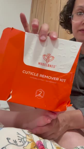 Video review of Modelones All-In-One Cuticle Remover Kit  by 67a2666fc9db695175580dba