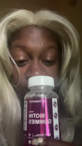 Video review of Vitamatic Biotin 10,000 Mcg - 60 Gummies - For Healthy Nail, Hair, and Skin  by 67a40a16d6e14d1066d9fd14