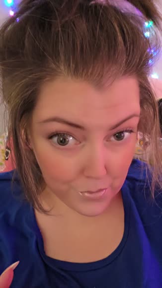 Video review of Molly Bz Bobadoodle Cookies  by 679ed8961d795e1f3c9b3789