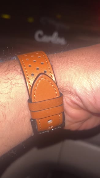 Video review of Mifa Classic Leather Band for Apple Watch  by 679ac753fc54033451ae9dc3