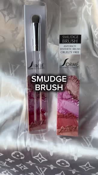 Video review of  Smudge Brush 970  by 678847c8a813cb52d01c5c9c