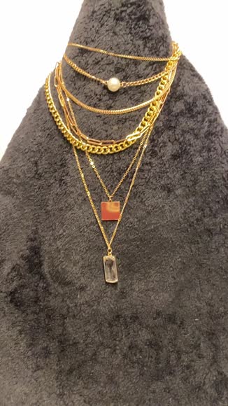 Video review of Rev Boho Vintage Multi-Layer Crystal Pendant Necklace Set  by 67e6a2afb2edd6b892c73b48