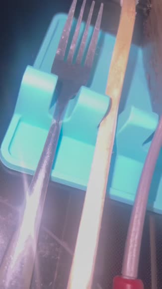 Video review of Zulay Kitchen Simple Craft Silicone Spoon Rest  by 6764b59eb6cc39b80db569c0