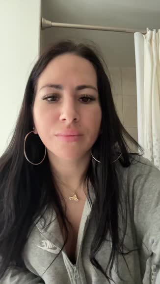 Video review of Skön Beautifully Strong Skincare Hyaluronic Acid Facial Cleanser, deep clean, ultra hydrating  by 671f8e3918d3fe7bd2e8853f