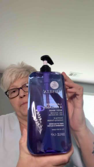 Video review of Luseta Beauty Luseta Lavender & Collagen Body Wash 33.8oz  by 66b6822d73c39de0b26f3310