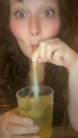 Video review of Syruvia Jelly Ball Drink Mix(Passionfruit, Pineapple, Strawberry, And Mango)  by 678271940610370abd41750d