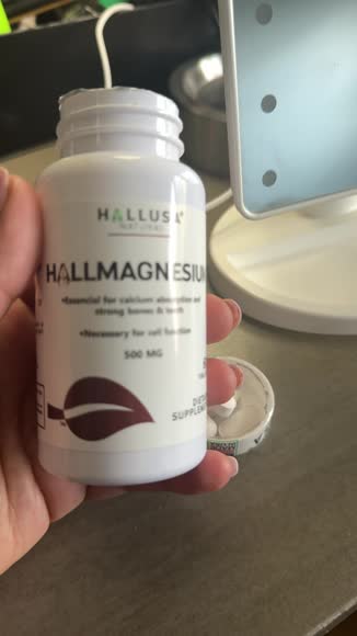 Video review of HALLUSA NATURAL Magnesium Supplement  by 66ba8a6e6246c692fb9fc418