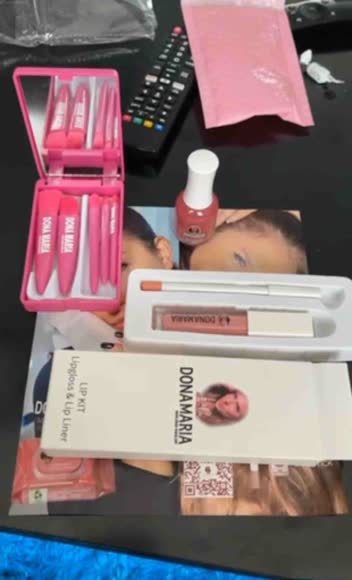 Video review of Dona Maria Dona Maria 2 in 1 Lipstick & Lipliner  by lanmoubel00