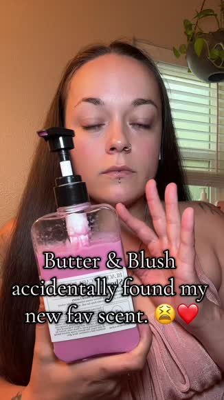 Video review of Butter & Blush Beauty Co. Black Baccara Rose Shower Cream  by 67b5711456f3c9b31ab7d4b1