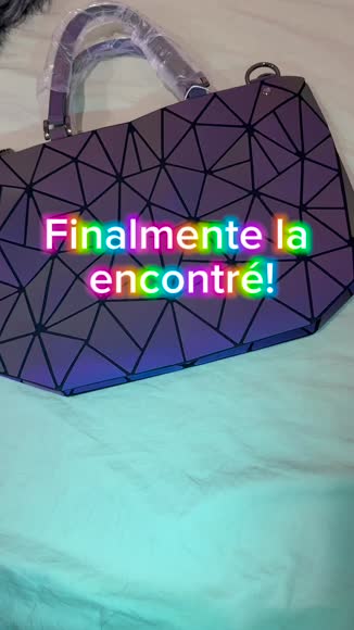 Video review of Lumination The Holographic Handbag  by 671989c1dddebf26044ebc01