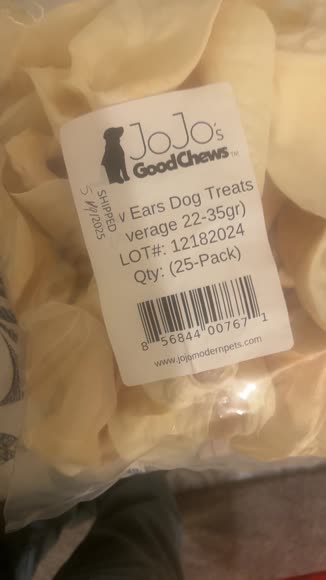 Video review of American Pet Supplies All-Natural Cow Ears Dog Treats  by 67d5ad966351b5e0ab8bc0a6