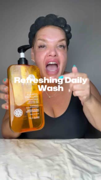 Video review of Luseta Beauty Citrus & Collagen Body Wash  by 67a00bdc3007934ba1c60df6