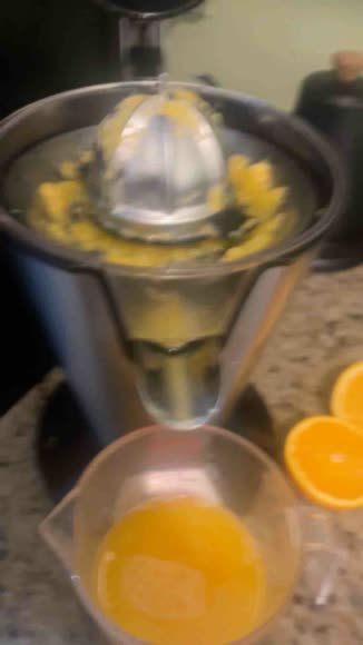 Video review of Drinkpod Premium Electric Orange Juicer | Stainless Steel Citrus Squeezer  by 67871d231cab12a6d28f6e57