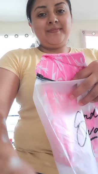 Video review of Sunday Swagger Womens Sleeveless - Stylin'  by 678652a9e6ce628037336638