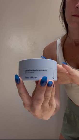 Video review of Terez & Honor Under Eye Patches for Dark Circles: Puffiness & Eye Bag Treatment Gel Mask with Caffeine Hyaluronic Acid Niacinamide - Undereye Brightening Hydrating Anti-Wrinkle & Cooling - Korean Skincare, 30 Pairs  by 68221844d6c171ddc0f37bde