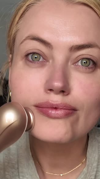 Video review of Clips Fashion & Beauty  by blondie.clamour